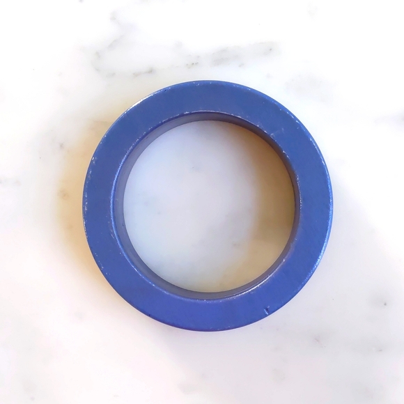 Vintage 0.75" Wide Royal Blue Stripes Painted Wooden Bangle Bracelet. - Picture 3 of 3